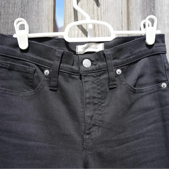 MADEWELL BLACK HIGH RISE 9” SKINNY JEANS 25